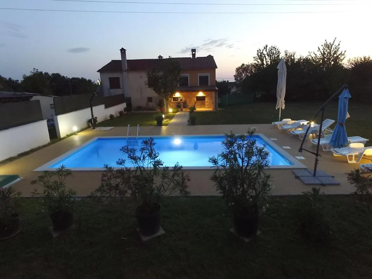 Holiday Apartment Ariella Krizanici