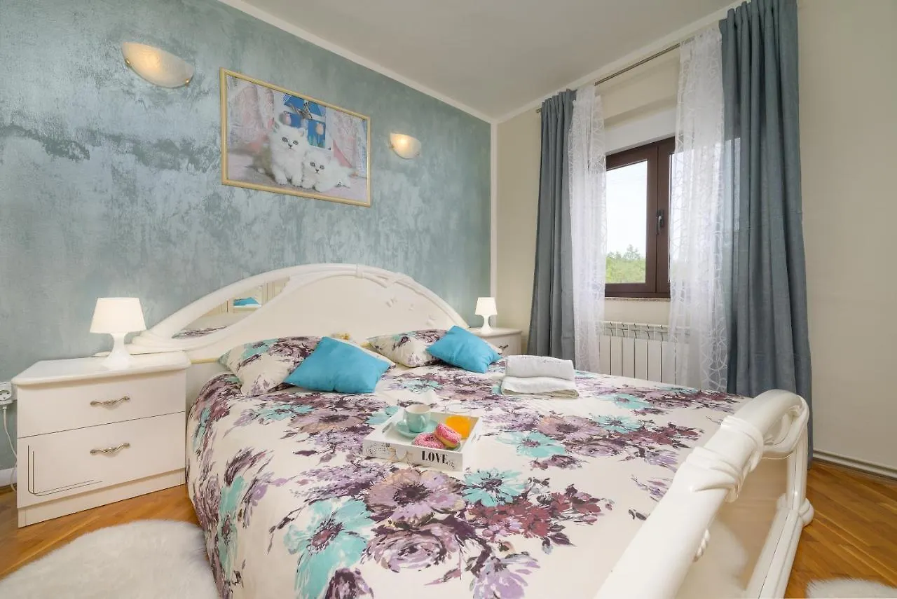 Holiday Apartment Ariella Krizanici